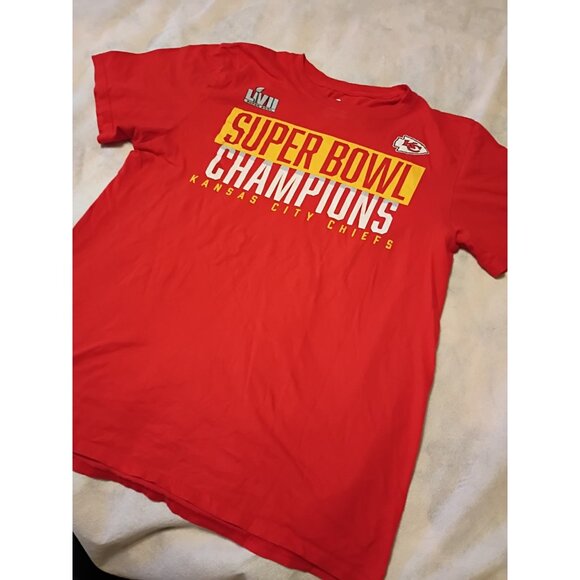 NFL Kansas City Chiefs Super Bowl LVII Champions Shirt Medium - Picture 2 of 5